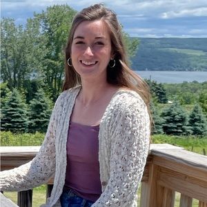 Meet your Posher, Caitlin